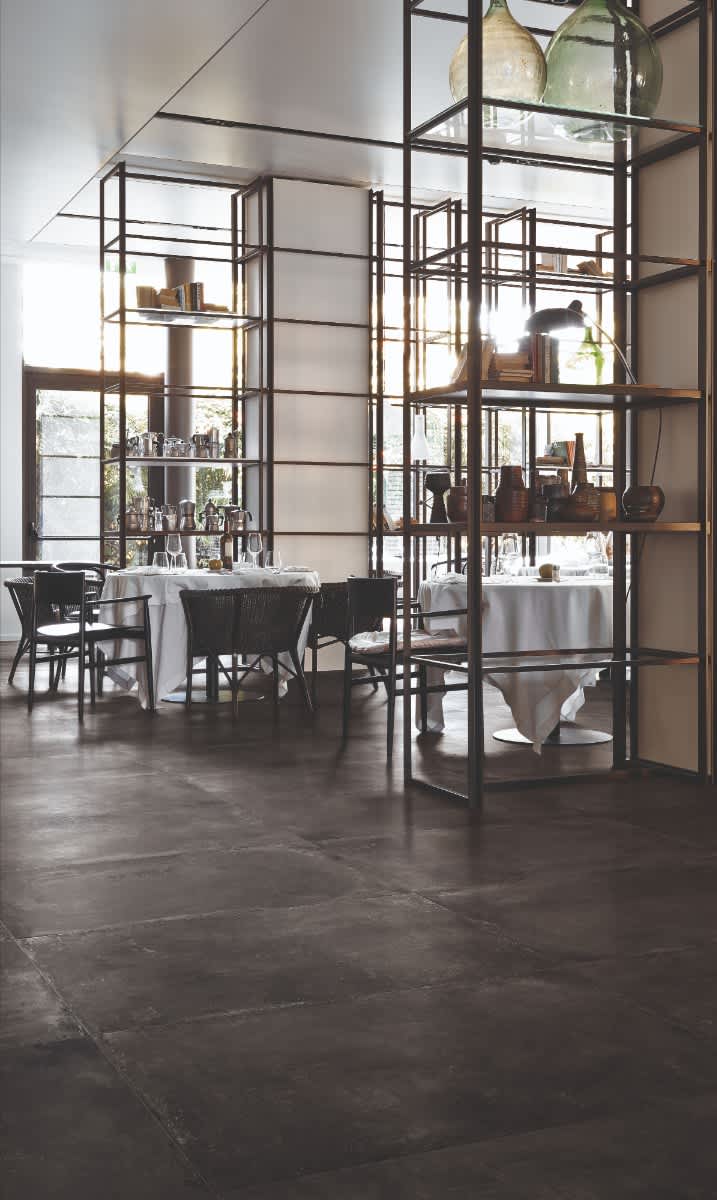 +ONE porcelain wall tile in chalk with matte finish in dining space